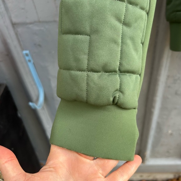 Lululemon Rival Side Bomber, size M - Picture 9 of 15